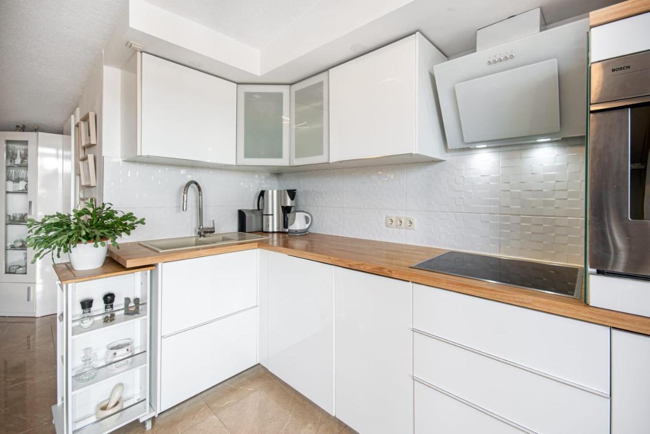 Holiday Home Nevera Макарска Екстериор снимка