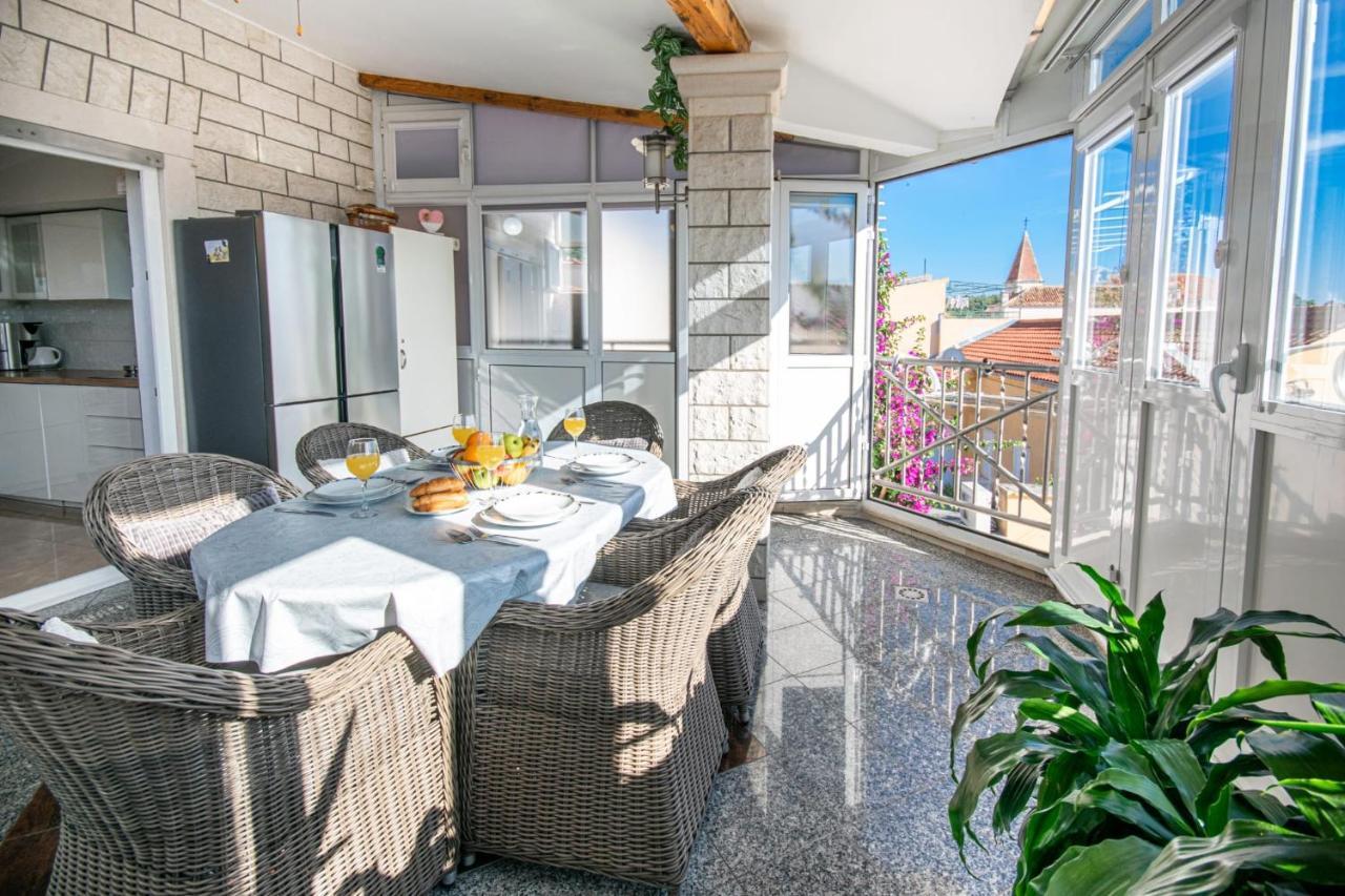 Holiday Home Nevera Макарска Екстериор снимка