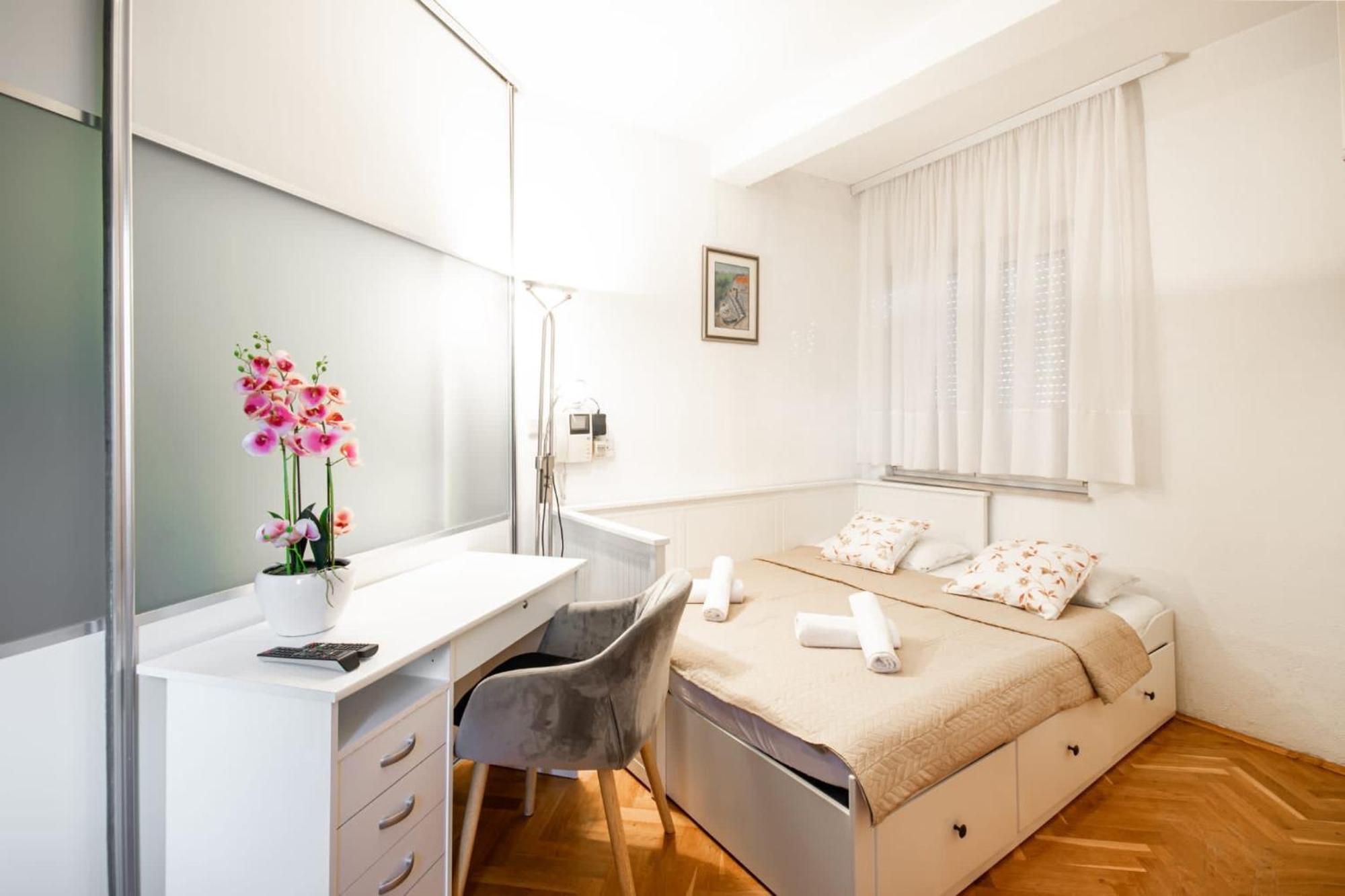 Holiday Home Nevera Макарска Екстериор снимка