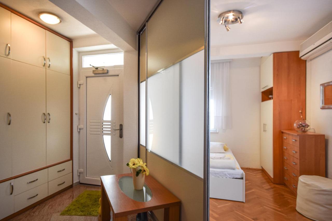 Holiday Home Nevera Макарска Екстериор снимка